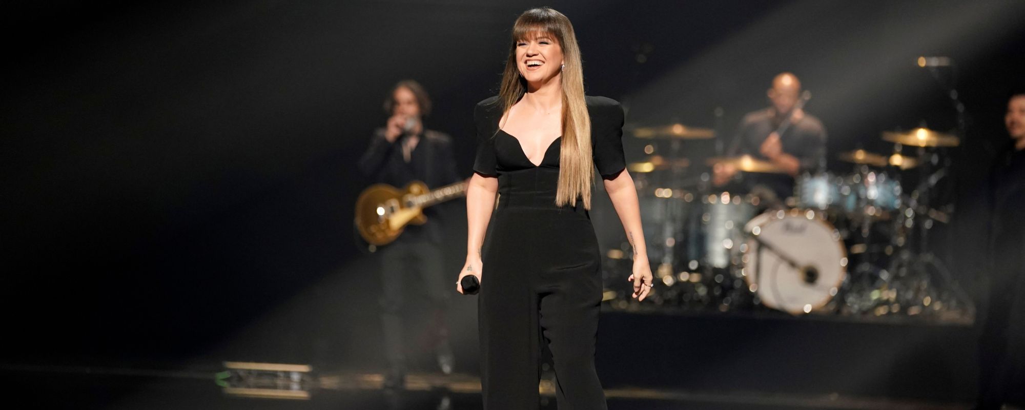 Kelly Clarkson Promises New Music "Soon"