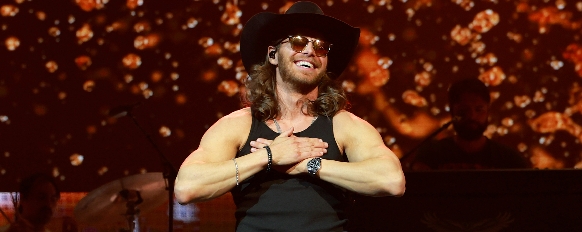 Country Legend Humbles Warren Zeiders for Onstage Outburst: “You Brought a Machete to a Spoon Fight”