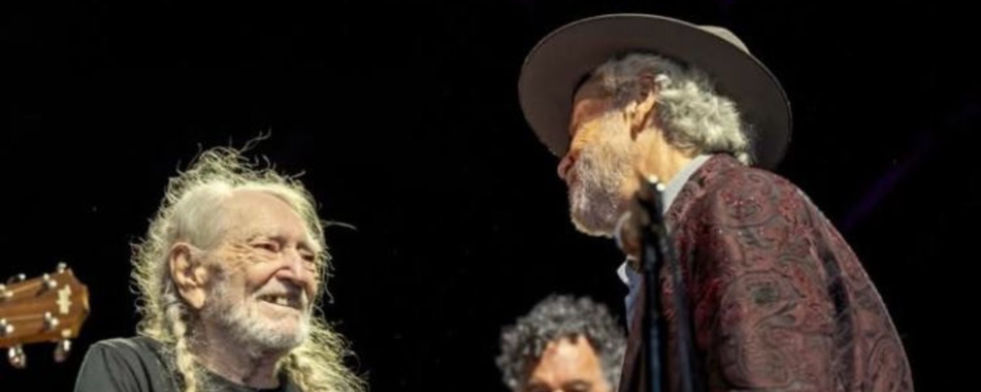 Willie Nelson, Robert Earl Keen Link Up at Texas Show for “Rare Hill Country Moment”