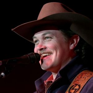 Zach Top Hops Onstage at Nashville Dive Bar and Surprises Crowd With Flawless Merle Haggard Cover