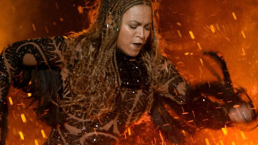 Beyoncé performing