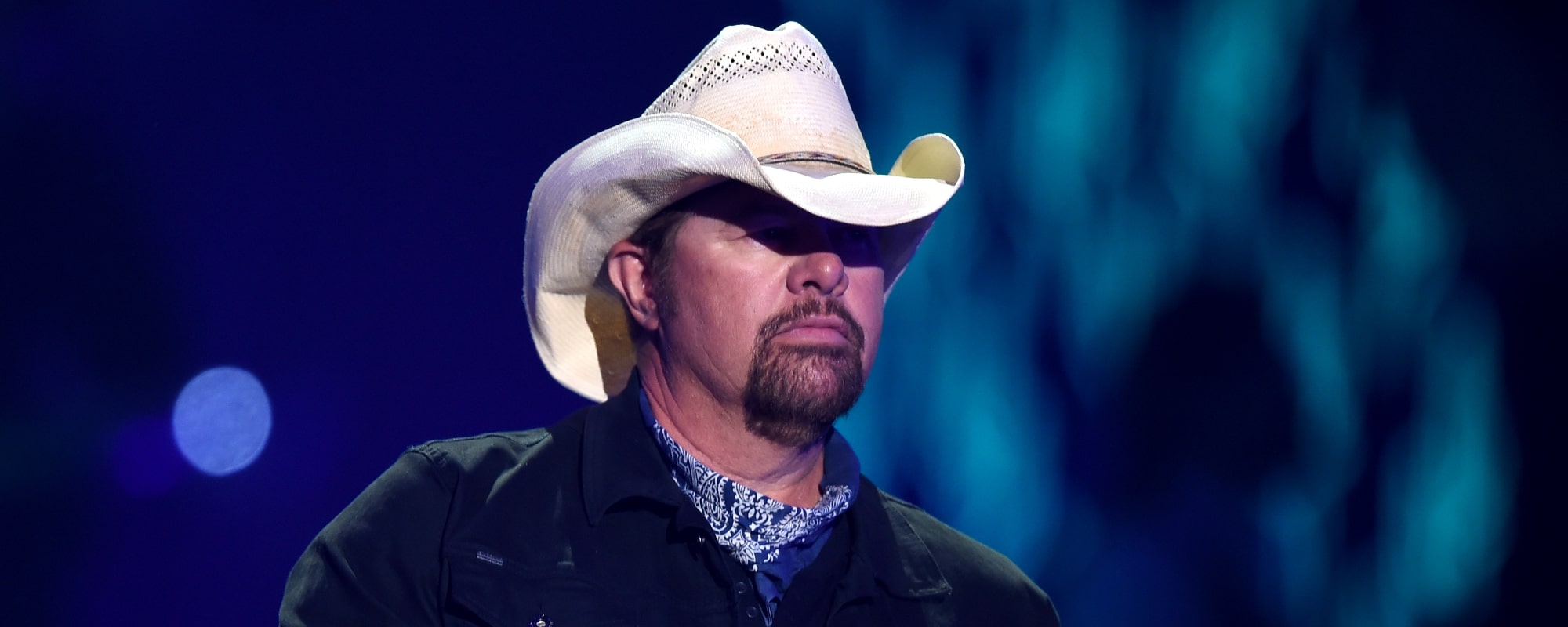 Watching Toby Keith Reunite a Returning Soldier With His Wife Is Something Straight Out of a Move - American Songwriter