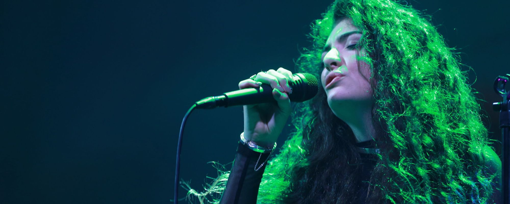 Lorde Said She Only Listens To Covers of Her Career-Defining Hit, Called Her Original “Disastrous” and “Awful”