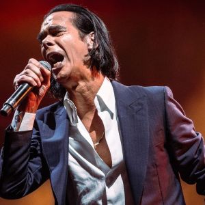 Nick Cave performing