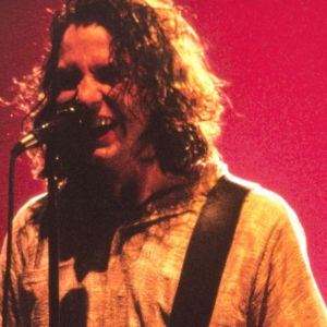 Eddie Vedder performing in 1993, one year after performing in Lollapalooza with Chris Cornell