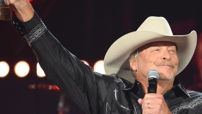 This Alan Jackson Rendition of “Living on Love” Has Country Fans Mourning a Bygone Era
