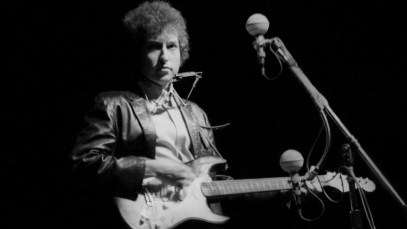 Immersive Exhibit Focusing on Bob Dylan’s 1965 Newport Folk Festival Performance to Open at the Dylan Center in Oklahoma This Summer