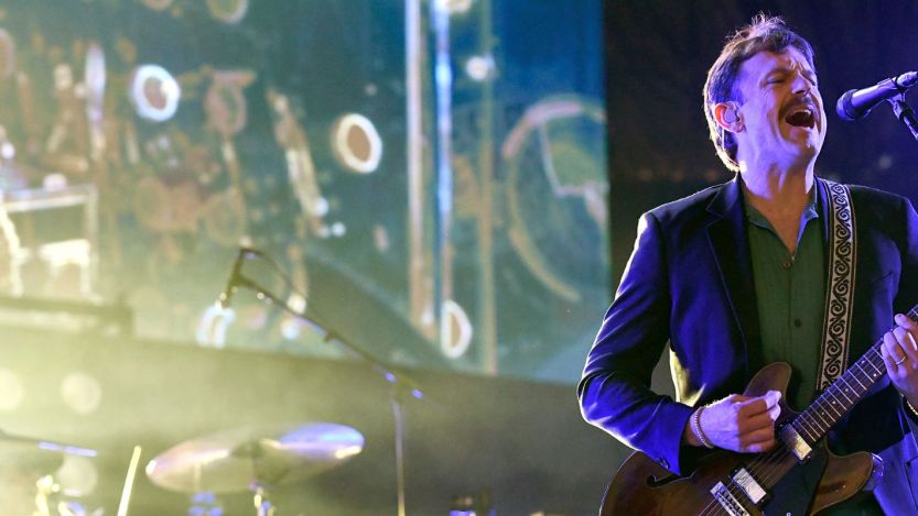 Kings of Leon Scraps Upcoming Shows Following Lead Singer’s ”Gnarly” Freak Accident