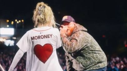 Megan Moroney Joins Luke Combs for Full-Circle Performance of “Beer Never Broke My Heart”