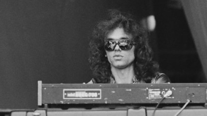 Simon House, Violinist for David Bowie, Passes Away at 76