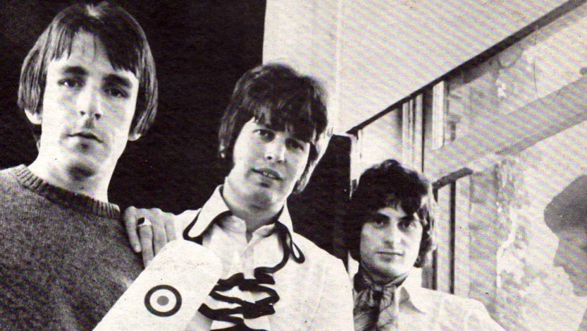 Photo via the album cover for The Flying Machine's "Smile A Little Smile For Me" single