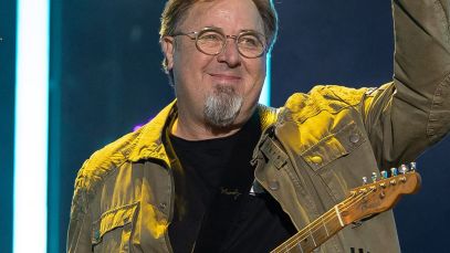 Vince Gill performing