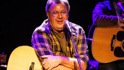 Vince Gill performing