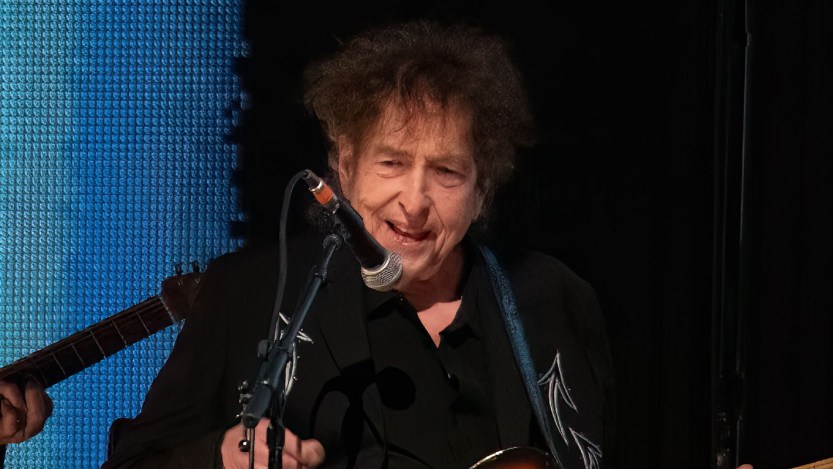 The One Singer That Convinced Bob Dylan To Narrate Hit Upcoming Album Thanks to "Pure Desperation"