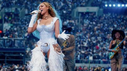 Watch Beyoncé Rebound From Unexpected Wardrobe Malfunction in London