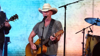 Watch Kenny Chesney Perform "When the Sun Goes Down" With Uncle Kracker at Las Vegas Sphere