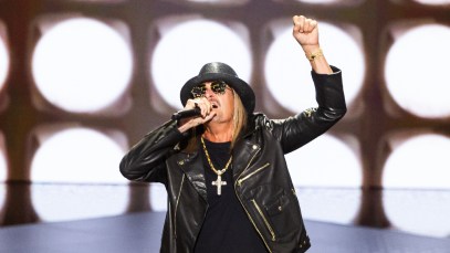 Kid Rock Shocked Young Fan When Giving Him His Saxophone: "Have Fun Tonight"