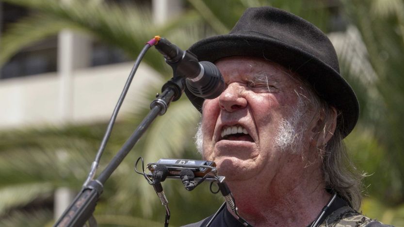 Neil Young's Glastonbury Festival Set Will Not Be Televised
