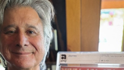 Ex-Journey Singer Steve Perry’s Memorabilia Auction Brought in Hundreds of Thousands of Dollars for California Fire Relief