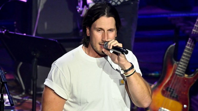 Russell Dickerson Offers Newlywed Couple a First Dance They Will Never Forget