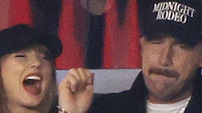 “It’s Finally Hers”: Travis Kelce Celebrates Taylor Swift’s Big Win by Jamming Out to This Throwback Hit With Shaq