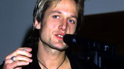 "Somebody Like You" singer Keith Urban performing