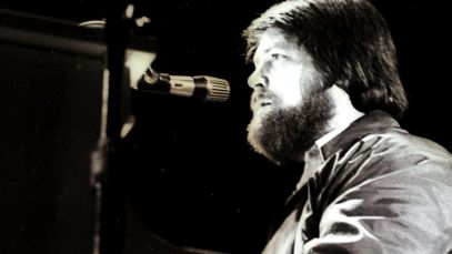 Brian Wilson performing
