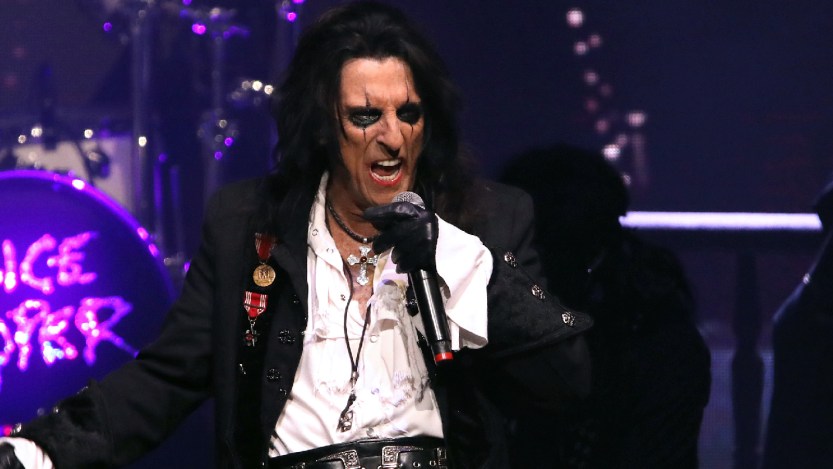 Alice Cooper Gains Induction Into Radio Hall of Fame