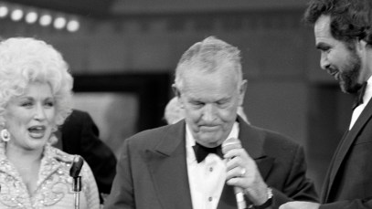 On This Day in 1982: Dolly, Burt & a Brothel—the Scandalous Musical That Dethroned ‘E.T.’