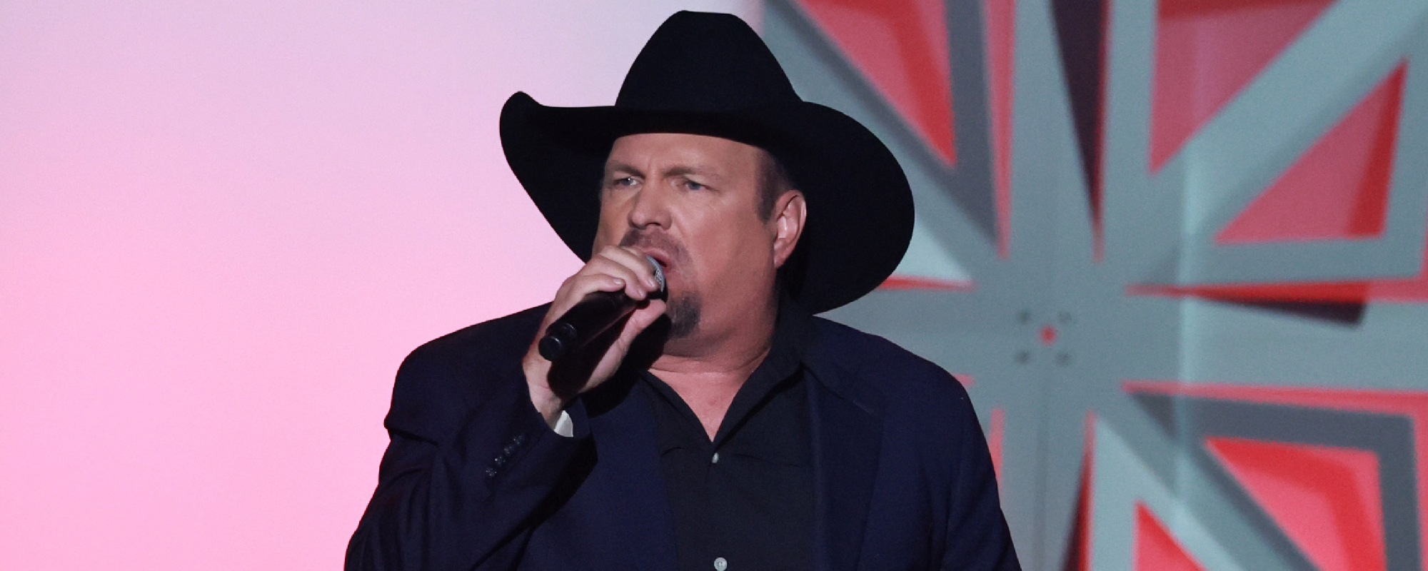 Garth Brooks Surprises Fans at George Strait’s Texas Flood Benefit Concert With Special Performance