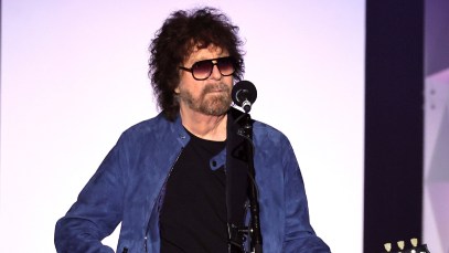 Elo Cancels Concert Due to Illness After Jeff Lynne Performed With Broken Hand