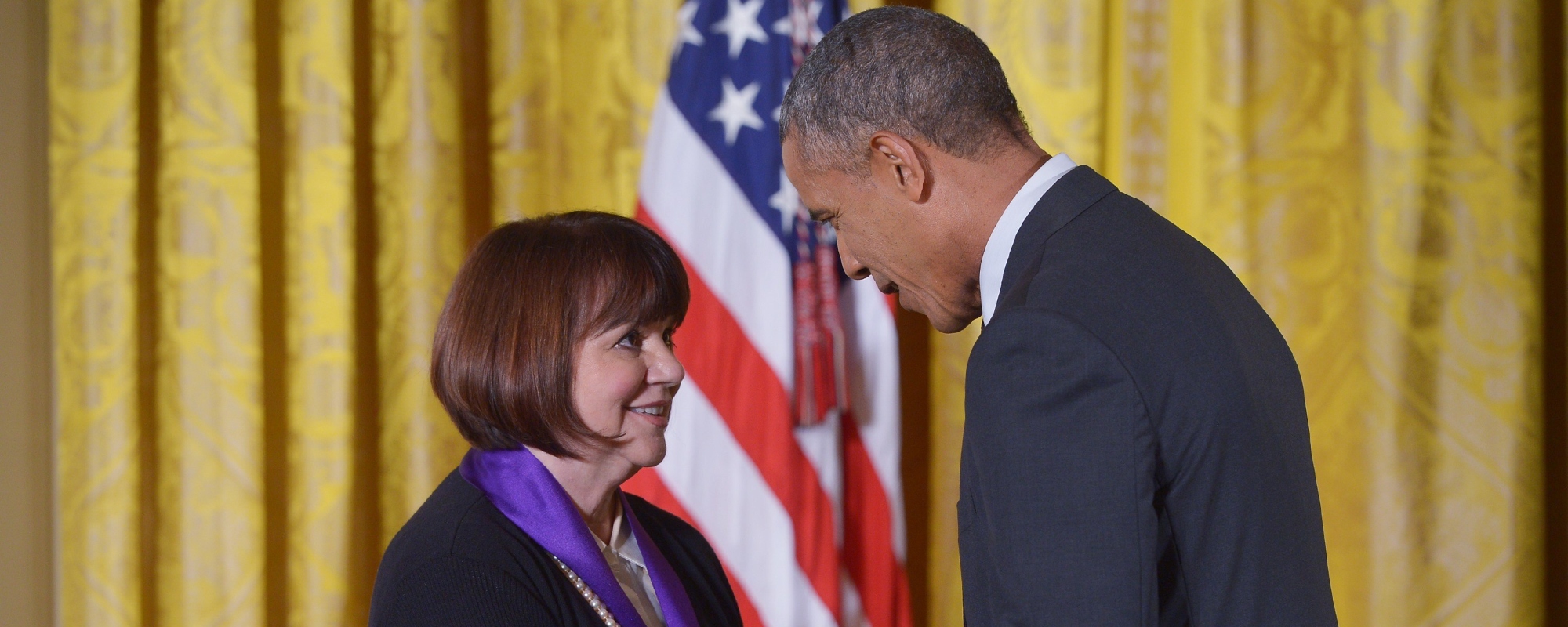 On This Day in 2014, Linda Ronstadt Made up for Missing Her Rock Hall Induction With a National Medal of Arts Honor