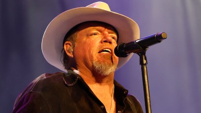 Pat Green Set To Host Benefit Concert for Texas Flood Victims Featuring Miranda Lambert, Jon Pardi, and More