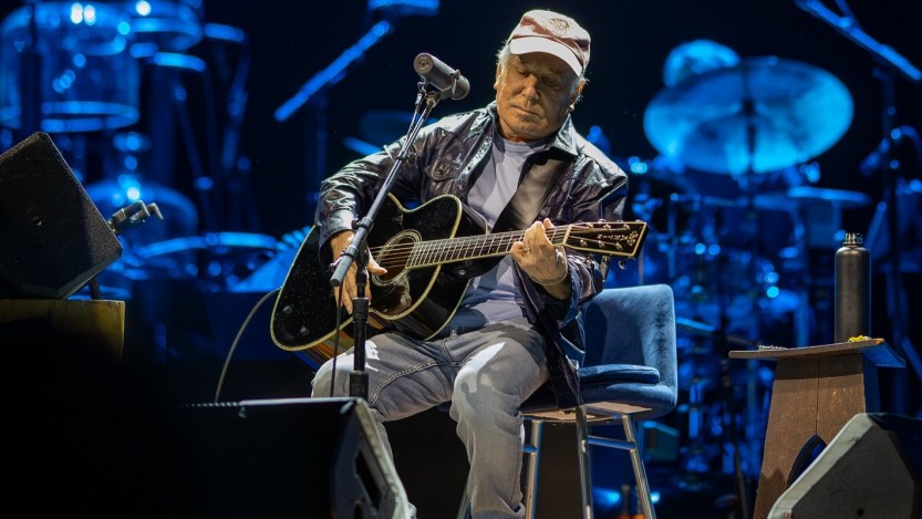 Paul Simon Recuperating from Successful Back Surgery, Announces a Minor Adjustment to His Upcoming Tour Schedule