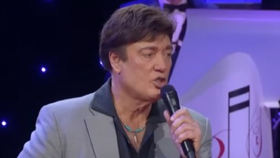 Country Legend Ronnie McDowell Continues To Perform After Suffering Stroke on Stage