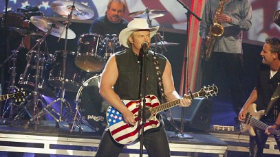 Toby Keith Brings the 4th of July Fireworks With "Courtesy of the Red, White, and Blue" Hitting No. 1