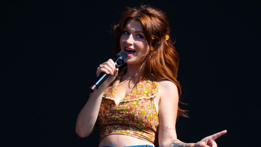 Willow Avalon Suggests Critics “Touch Grass” After Receiving Online Hate Following Zach Bryan Stagecoach Duet