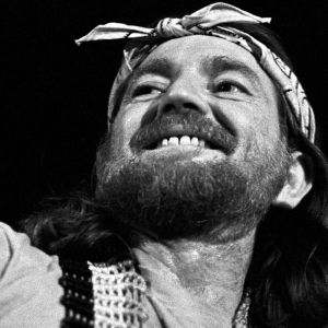 Willie Nelson performing 1970s country music