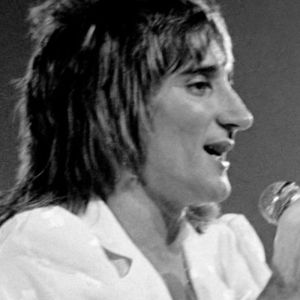 Rod Stewart performing