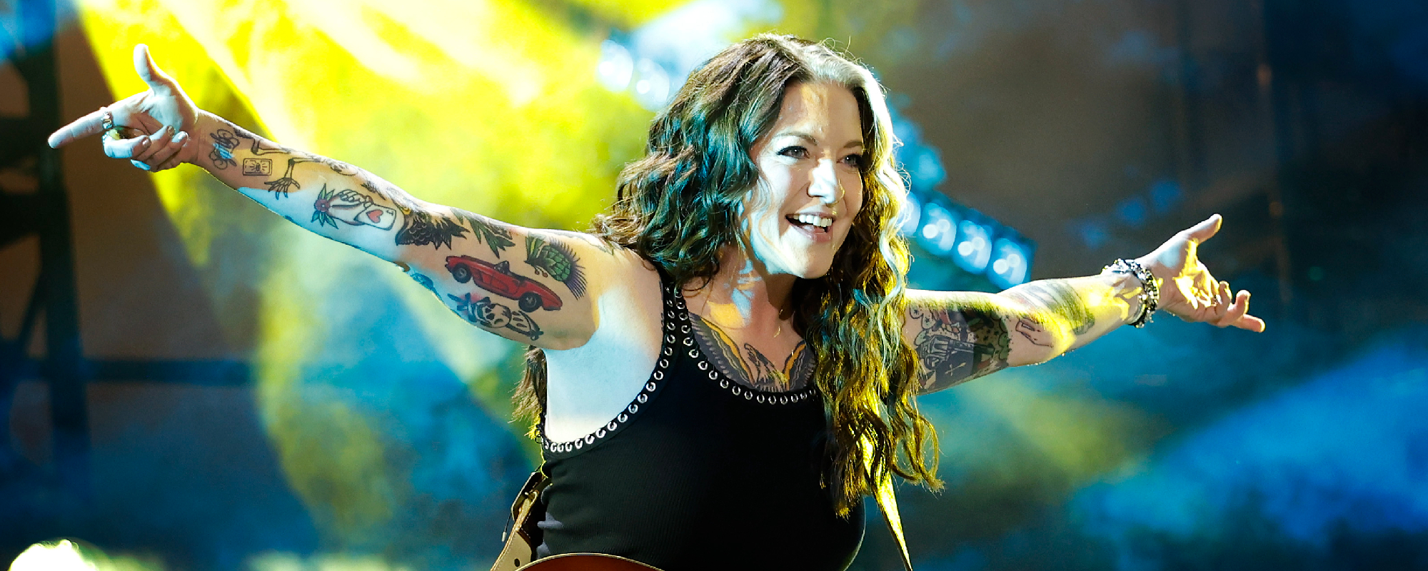 Ashley McBryde Salutes Luke Combs at ACM Honors With “When It Rains It Pours” and “Beer Never Broke My Heart” Performances