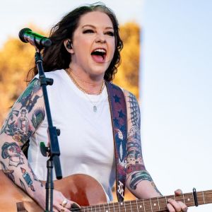 Ashley McBryde Encourages Fans To Brush up on Their Asl Amid Strict Vocal Rest