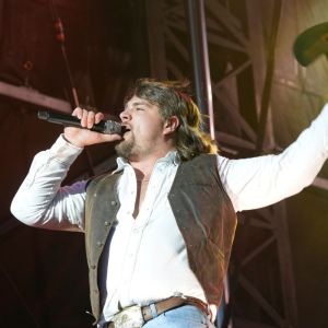 Gavin Adcock Aims To Promote New Album With “Biggest Boat Party Tennessee Has Ever Seen”