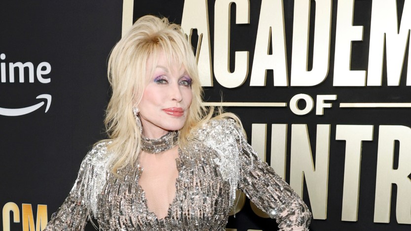 Dolly Parton Offers Advice to Kelly Clarkson and Reba McEntire After  Brandon Blackstock's Death - American Songwriter