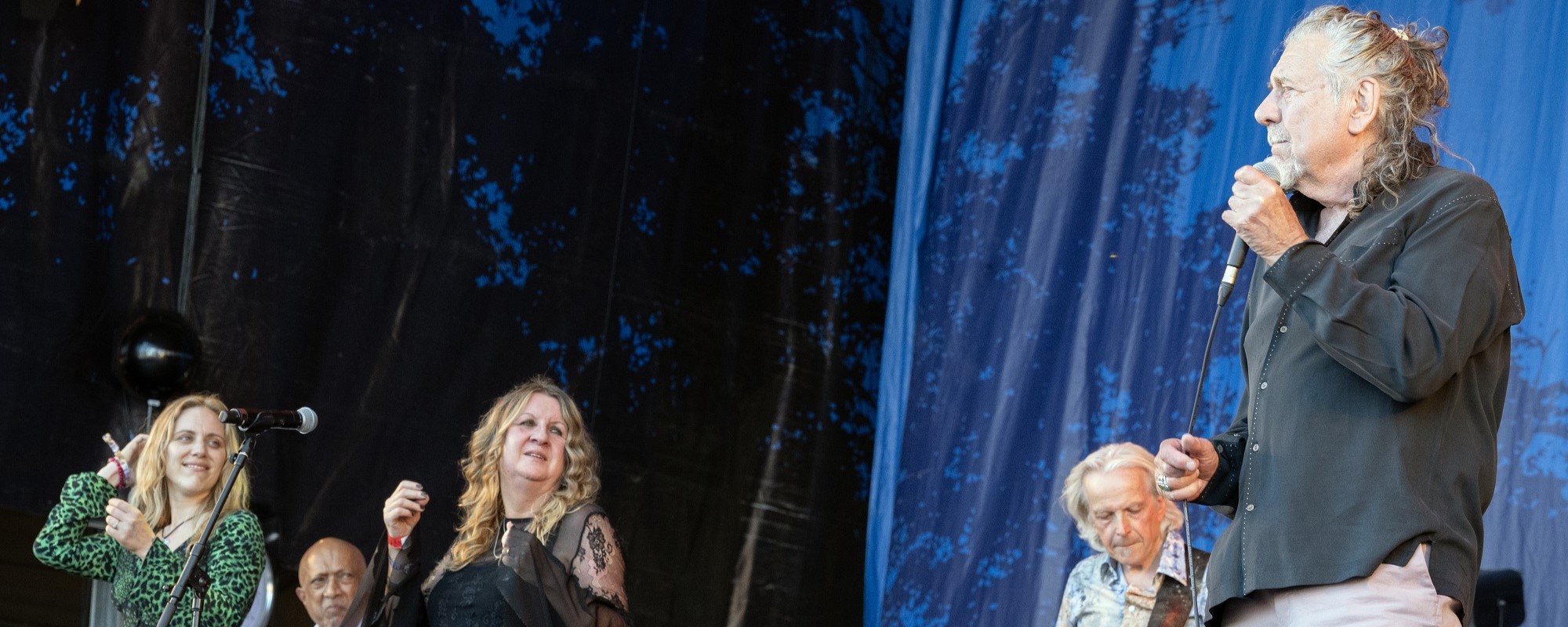 Watch Robert Plant Give a Surprise Performance at a U.K. Festival with Late Led Zeppelin Drummer John Bonham's Sister - American Songwriter