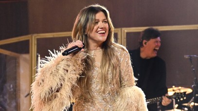 Kelly Clarkson Delays Las Vegas Residency Due to Family Emergency