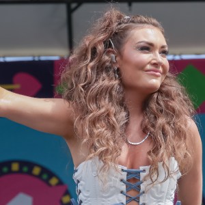 Kylie Morgan Debuts Heart-Wrenching Divorce Song "Then You Happened" Live for First Time