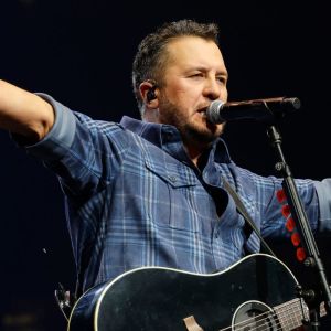 Luke Bryan Gets New England Audience Good With Tom Brady Prank: "That Was So Wrong"