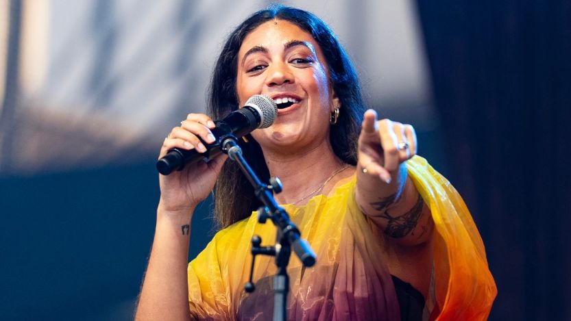 Madeline Edwards Blasts "Industry Professionals Who Think Opening For Bob Dylan Isn't "Cool Enough"