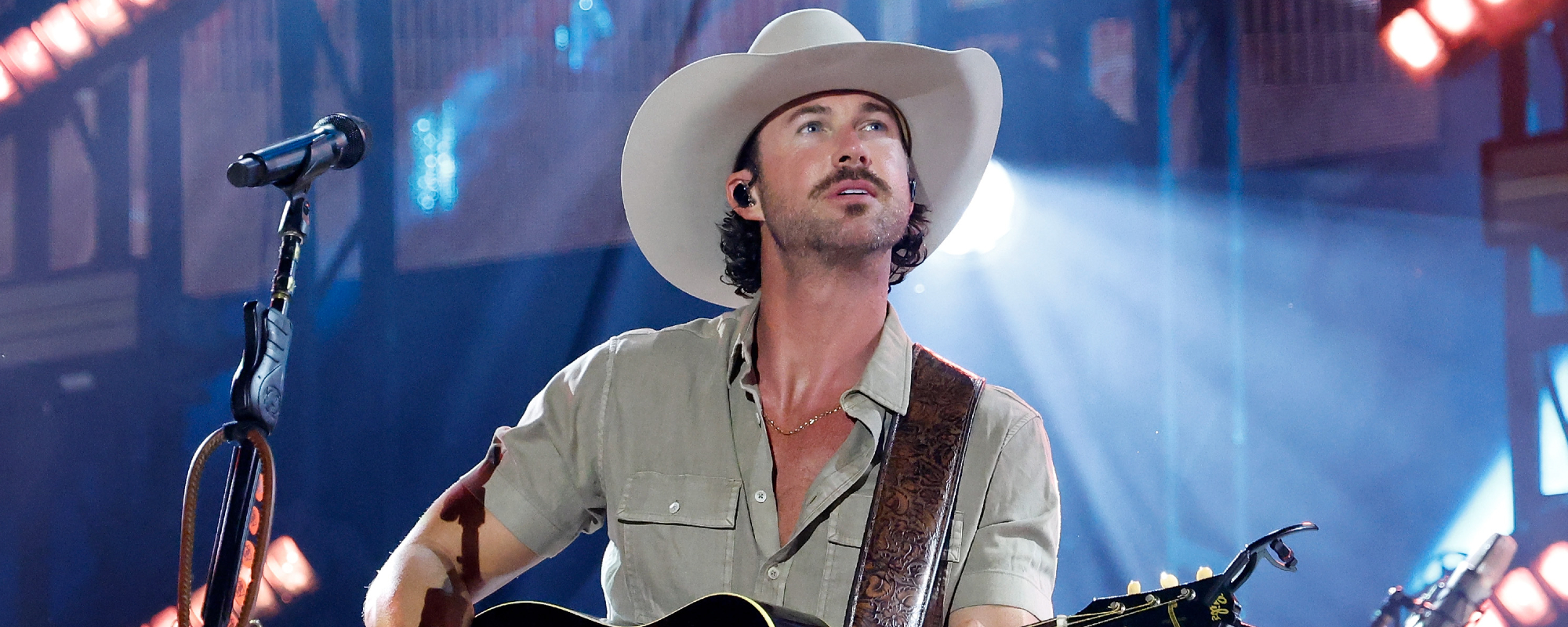 Willie Nelson Brings Trigger to Riley Green’s Tribute Song “One to Willie”