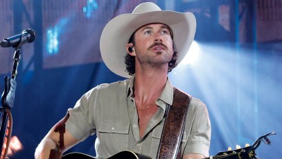 Willie Nelson Brings Trigger to Riley Green's Tribute Song "One to Willie"